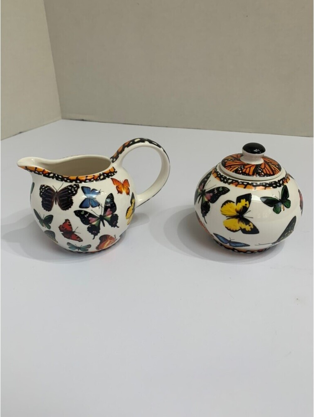 Paul Cardew 2007 "Butterflies" Creamer and Sugar Bowl Set - Flawless